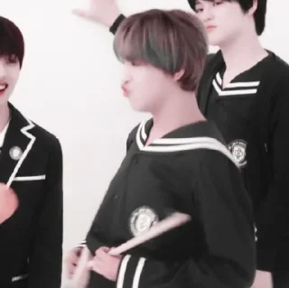 Sticker from ◜lee haechan◞ ─ @petualangcilik
