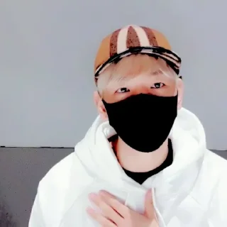 🍣 emoji 𝐁aekhyun 𝐒oft 𝐏sd by @blcmoonk Telegram sticker 15 of 39