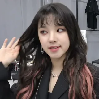 Sticker from ⭒ yuqi ，@bunnyieust