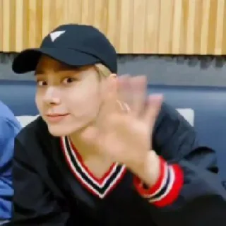 Sticker from hwanwoong @yeowoongie