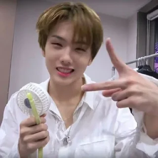 Sticker from jisung ; @strawcherrys