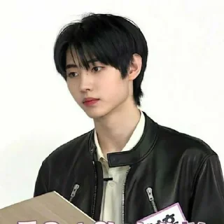Sticker from Random sunghoon - @STARSX01