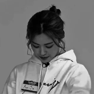 ⛓ emoji ˖ ࣪ ꗃ ᳝ ࣪ 𝐒hin 𝐑yujin ⋆ @yeddeonghelp ˓ ࣪ ˖ Telegram sticker 15 of 40