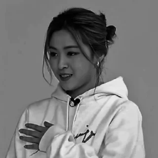 ⛓ emoji ˖ ࣪ ꗃ ᳝ ࣪ 𝐒hin 𝐑yujin ⋆ @yeddeonghelp ˓ ࣪ ˖ Telegram sticker 16 of 40