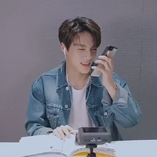 Sticker from ㅤ  ⌗ Jeno ⋆ @stickernct ᵕ̈
