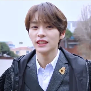 🎬 emoji StrayKids's LeeKnow by @L0STARIESS Telegram sticker 18 of 65