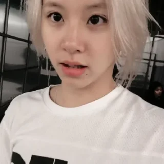 Sticker from ˖ ★ 🛼 chaeyoung @indomiecs︐
