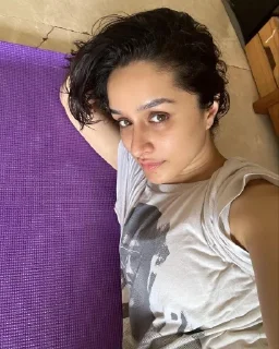 🥱 emoji Shraddha Kapoor @stickersbag Telegram sticker 20 of 65