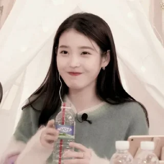 🌷 emoji LEE JIEUN ( IU ) 🌷┼ BY @FVCK00PRIDE Telegram sticker 14 of 50