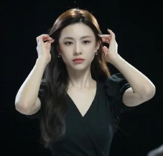 🥀 emoji 🖤 goyounjung • @gonura 🖤 Telegram sticker 11 of 38