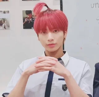 🤨 emoji tubatu meme | @kpopstickerrandom Telegram sticker 15 of 40