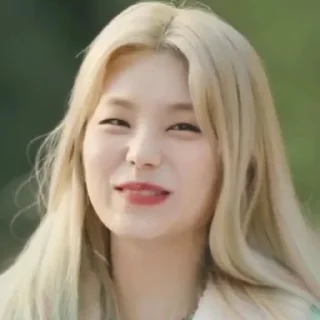 💗 emoji Yeji by @Chelseanieckkaraisland_ch Telegram sticker 13 of 58