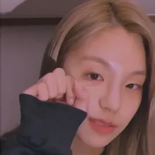 💗 emoji Yeji by @Chelseanieckkaraisland_ch Telegram sticker 9 of 58