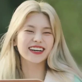 💗 emoji Yeji by @Chelseanieckkaraisland_ch Telegram sticker 16 of 58