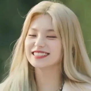 💗 emoji Yeji by @Chelseanieckkaraisland_ch Telegram sticker 18 of 58