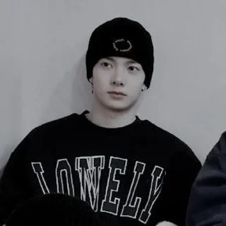 Sticker from ↷ ·˚ ༘ Ꮒꫀꫀ᥉ꫀᥙᥒg : @escupino ,