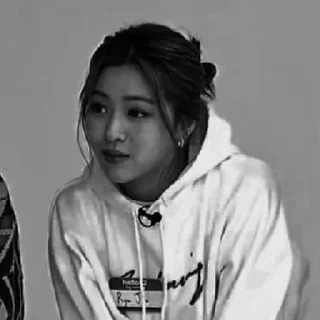 ⛓ emoji ˖ ࣪ ꗃ ᳝ ࣪ 𝐒hin 𝐑yujin ⋆ @yeddeonghelp ˓ ࣪ ˖ Telegram sticker 9 of 40