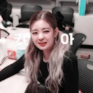 🎟 emoji ෆ 𝐒ticker 𝐏ack 𝐁y @Ssonnchaeeyoung Telegram sticker 11 of 20