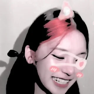 Sticker from ૮₍ YEJI ₎ა @lesyeuxdee @stikeryejiu