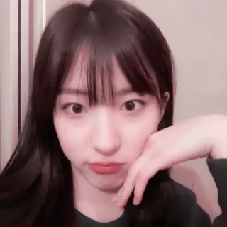 Sticker from Eunseo 𔘓 @lilbebekuromi
