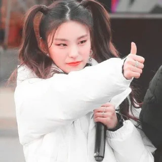 🌷 emoji ꒰hwang yeji꒱🌷彡 @sejarahujan Telegram sticker 17 of 50