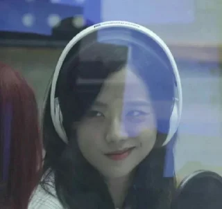 😏 emoji Random Jisoo (@ebrutakumas) Telegram sticker 13 of 17