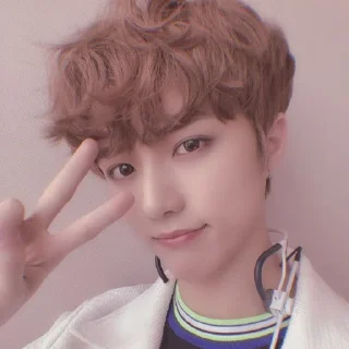 🍬 emoji 🎐≭ CHOI BEOMGYU @GALLERYOURS Telegram sticker 12 of 25