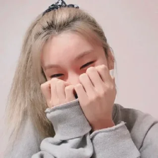 🦖 emoji ꔷ㆒᮫᮫ᨗ᪼͘⸼ֻ݇᠂⃟🌷 Hwang Yeji || @KIMVISUAL96 Telegram sticker 6 of 31