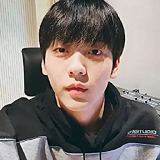 🔬 emoji ⩩ Choi Soobin @ijstmissyou ⩩ Telegram sticker 4 of 35