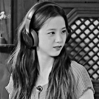 🛹 emoji ➳꒰ jisoo blackpink ꒱ 🕊✿*ﾟ-⎙ @vanmeraeditss Telegram sticker 22 of 64