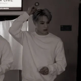 🕹 emoji Lee Jeno Dark by @kelamnyahidup Telegram sticker 20 of 52