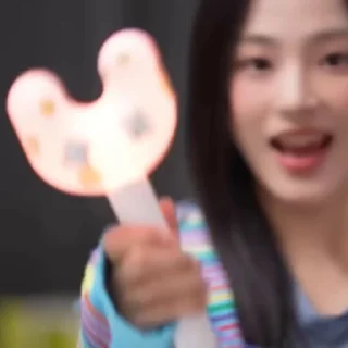 Sticker from Weverse Con🎈X SuperShy cheering @NJZSTICKER
