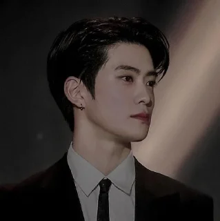 Sticker from 𝐣𝐚𝐞𝐡𝐲𝐮𝐧 𝐝𝐚𝐫𝐤 - @molecii