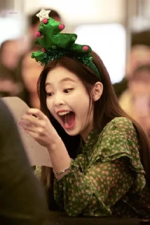 😄 emoji Jennie Telegram sticker 10 of 17