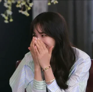 Sticker from ⚘ lee ji ah ﹝ @kdramastiker ﹞