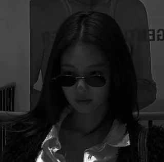 jennie dark by @O97SKLNE