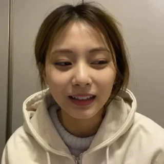 ⸝⸝ tzuyu by ; @tikelanja ◡̈