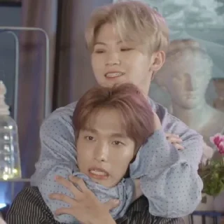 😃 Seventeen right here, стікер Telegram 10 з 44