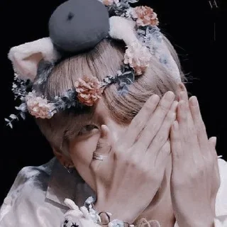 ﾟ*❁ ꒰ tαεhyυng ꒱ ✿*ﾟ@stiker_kth