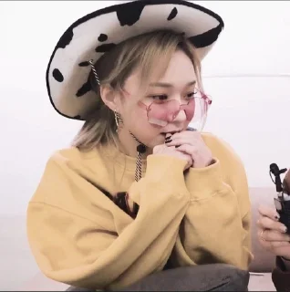 😮 ♩♬ — 𝐖inter @bluekizz, стікер Telegram 23 з 45