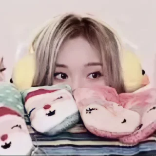 👀 ♩♬ — 𝐖inter @bluekizz, стікер Telegram 1 з 45