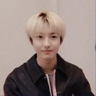 🦊 DENARIES, 黄 | @RENJUNSPRIDE, стикер Telegram 10 из 60