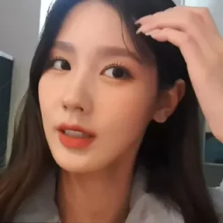💭 Naeun by @ttamankotajakarta, sticker Telegram 18 sur 57
