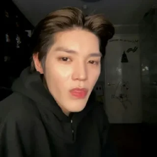 🛹 Theiro @taeyonghour, стікер Telegram 23 з 90