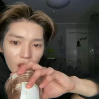 🛹 Theiro @taeyonghour, стікер Telegram 5 з 90