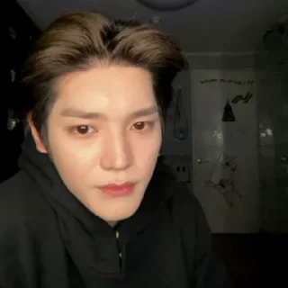 🛹 Theiro @taeyonghour, стікер Telegram 20 з 90