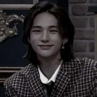 Hyunjin dark @gibranzee