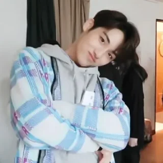 🃏 WINWIN — NCT WAYV, стикер Telegram 19 из 65