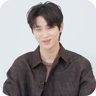 Wooseok @svckcigarette