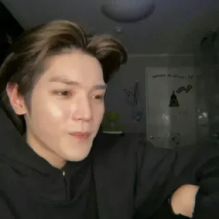 🛹 Theiro @taeyonghour, sticker Telegram 16 sur 90